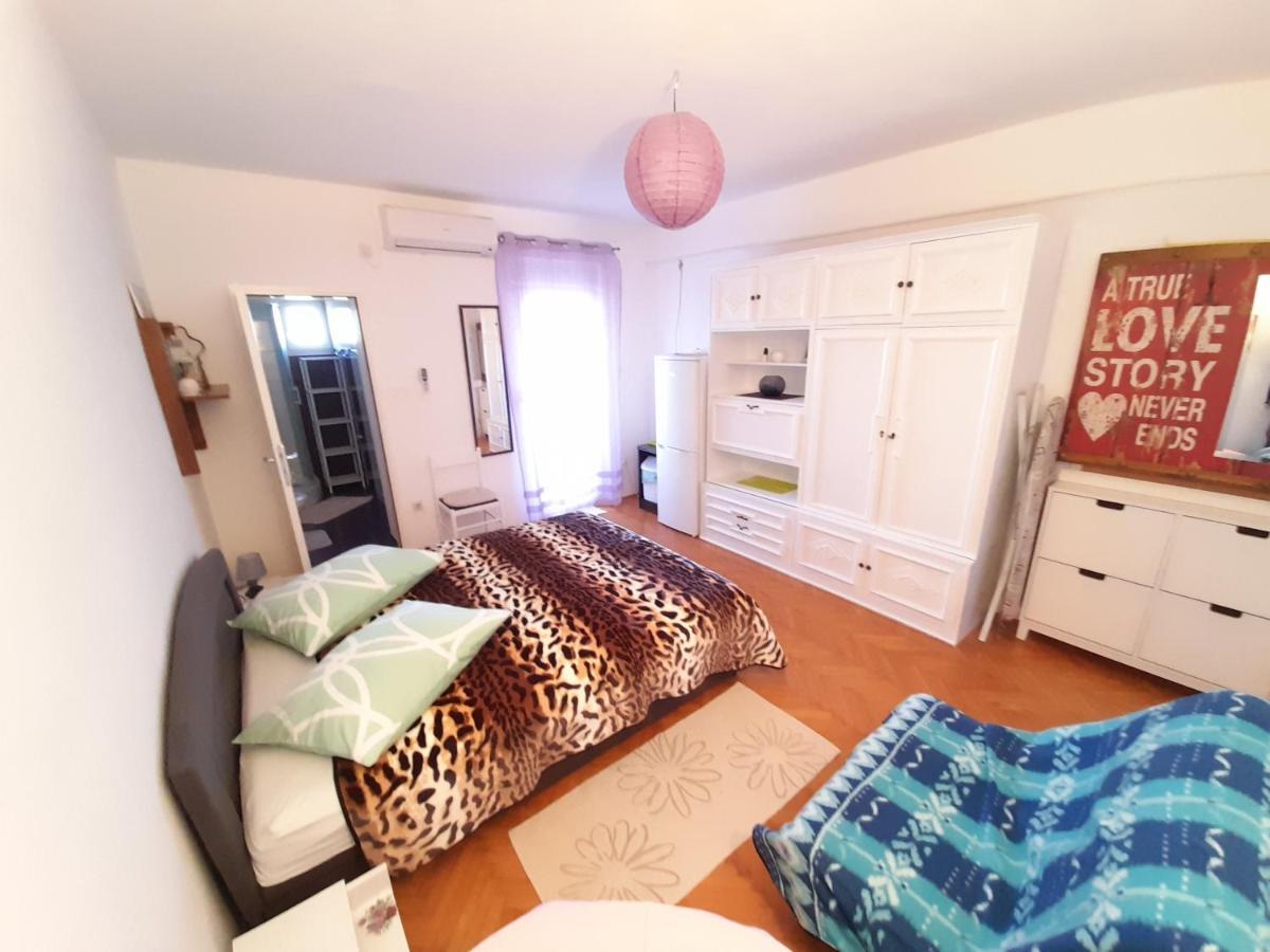 Perica Apartment And Perica Room With Separate Entrance Задар Екстериор снимка