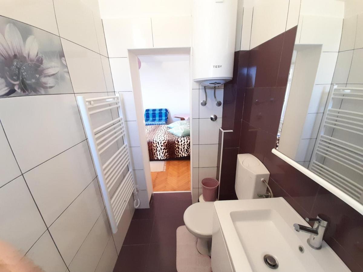 Perica Apartment And Perica Room With Separate Entrance Задар Екстериор снимка