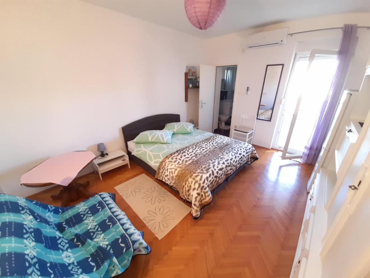 Perica Apartment And Perica Room With Separate Entrance Задар Екстериор снимка