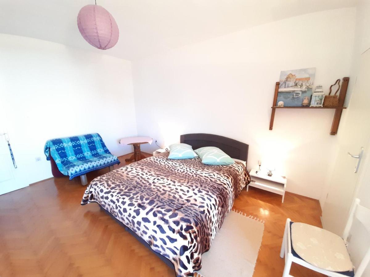Perica Apartment And Perica Room With Separate Entrance Задар Екстериор снимка