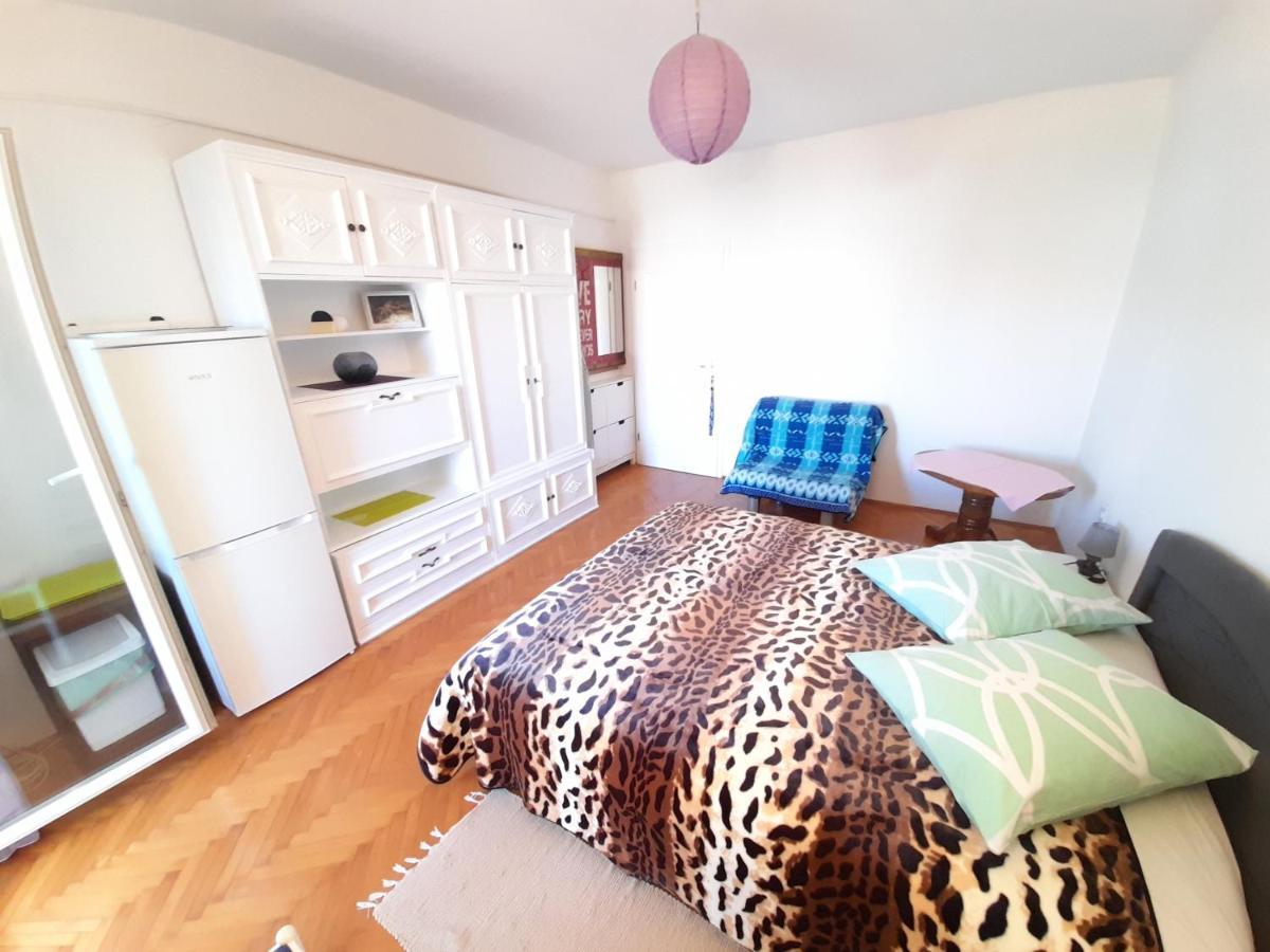 Perica Apartment And Perica Room With Separate Entrance Задар Екстериор снимка