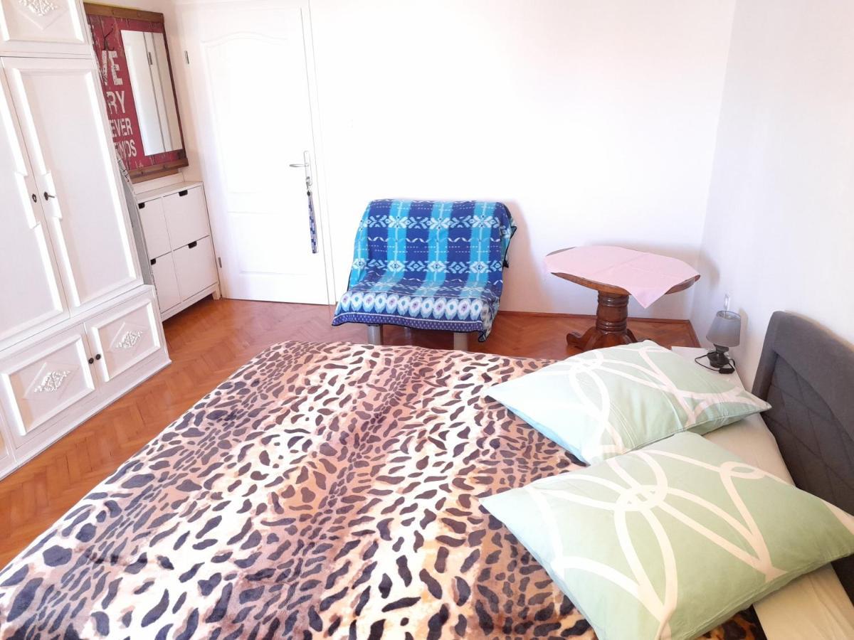 Perica Apartment And Perica Room With Separate Entrance Задар Екстериор снимка