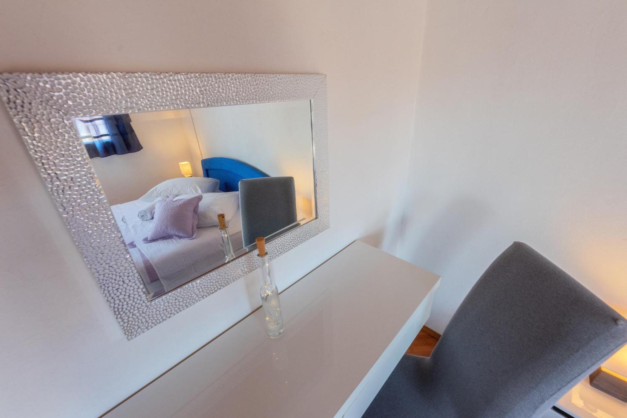 Perica Apartment And Perica Room With Separate Entrance Задар Екстериор снимка