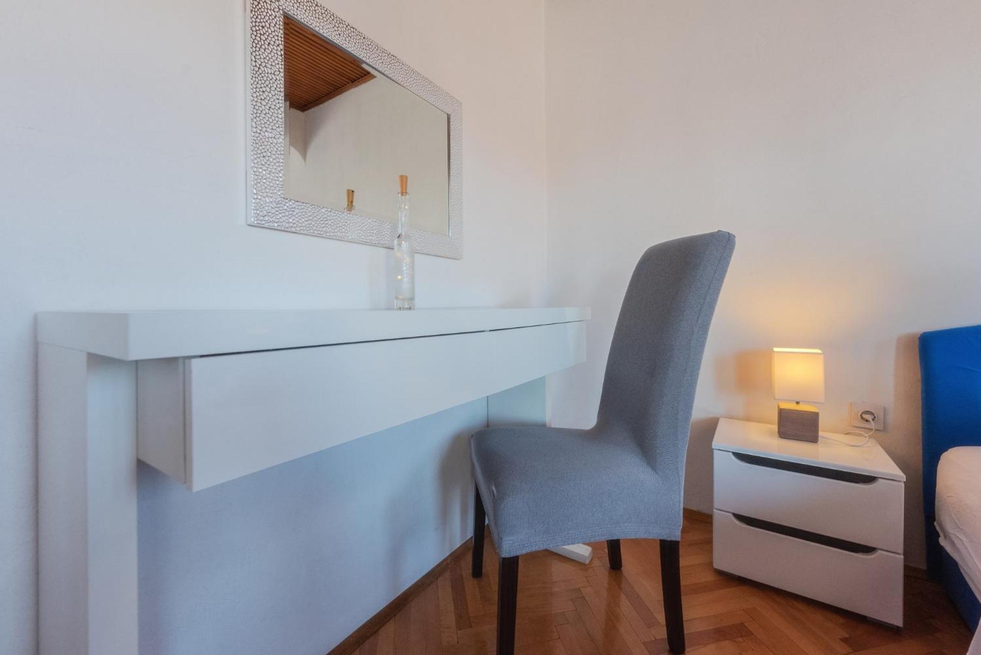 Perica Apartment And Perica Room With Separate Entrance Задар Екстериор снимка