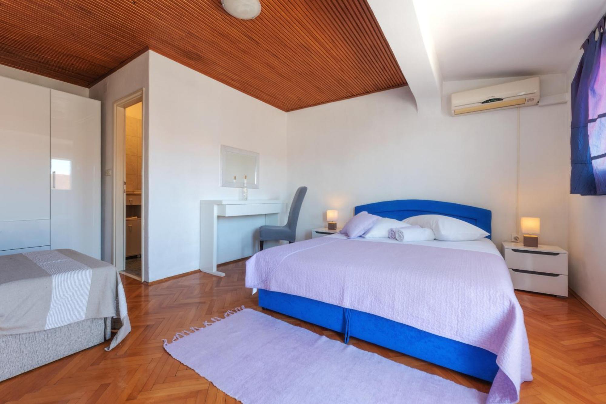 Perica Apartment And Perica Room With Separate Entrance Задар Екстериор снимка